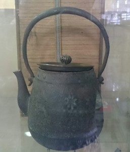 宮崎寒稚作園鉄瓶