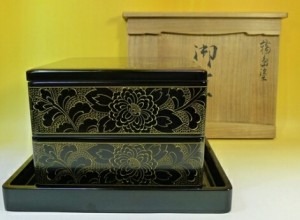 輪島塗 御重 二段重 沈金 伝統工芸品 共箱　お重箱