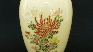 10096】明治期 薩摩焼 錦光山造 桜に鳥の図 花瓶 一対（初品