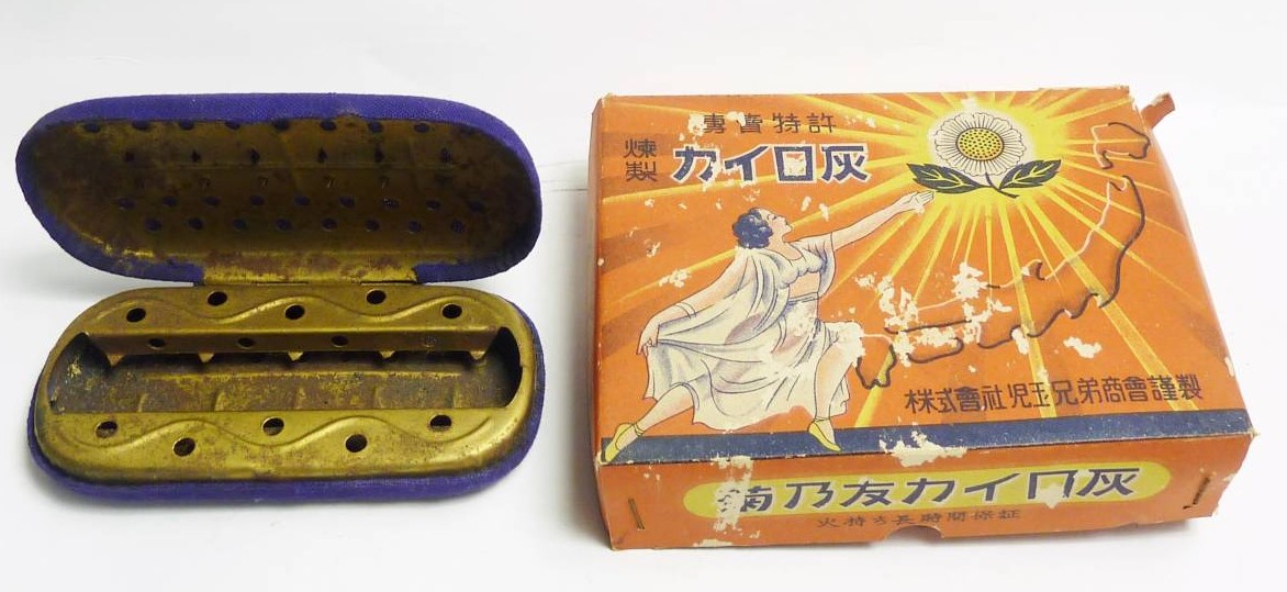 【昭和レトロ】豆炭あんか・桐灰カイロ5個セット・ミツウロコ足温器・煉製かいろ灰 昭和レトロ】豆炭あんか・桐灰カイロ5個セット・ミツウロコ足温